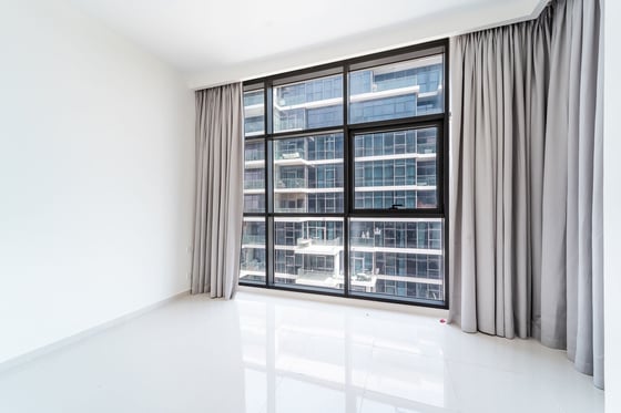 Spacious | Golf View | Corner Unit | Vacant, picture 7