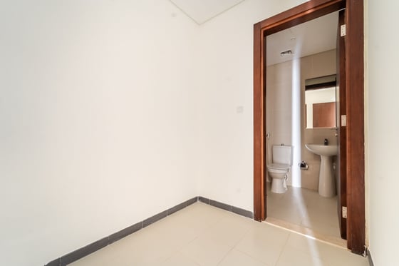 Spacious | Golf View | Corner Unit | Vacant, picture 12