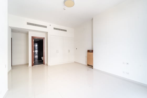 Spacious | Golf View | Corner Unit | Vacant, picture 10
