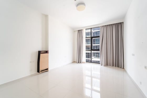 Spacious | Golf View | Corner Unit | Vacant, picture 9