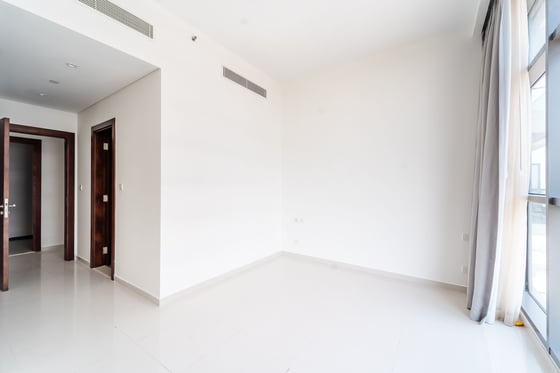 Spacious | Golf View | Corner Unit | Vacant, picture 8