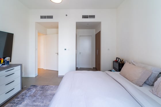 Mid Floor | Community View | Vacant Now., picture 7