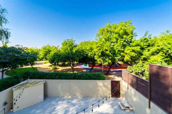 Fully Upgraded | Park Backing | Vacant now, picture 17