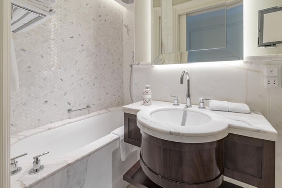 Prestigious Building | Spacious | High floor, picture 19