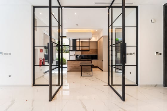 Luxury Villa | Massive Plot | Exquisite Finishing, picture 6