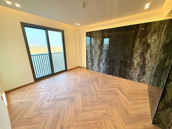 Vacant  |  Modern  Design  |  Single Row, picture 5