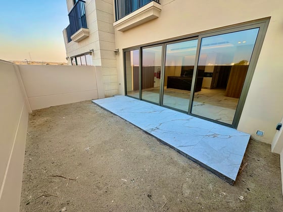 Vacant  |  Modern  Design  |  Single Row, picture 14