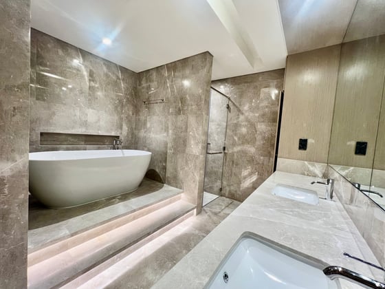 Luxury Living | Burj View | Private Pool, picture 6