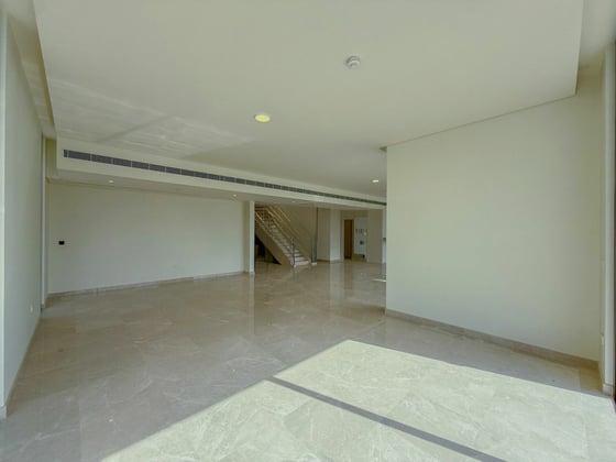Luxury Villa | Rooftop Terrace | Panoramic Views, picture 2
