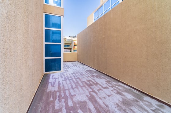 Upgraded Corner Townhouse with Rooftop Terrace, picture 12