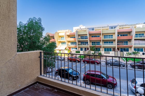 Upgraded Corner Townhouse with Rooftop Terrace, picture 14