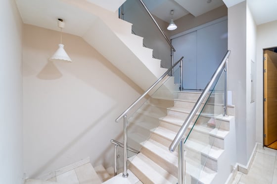 Upgraded Corner Townhouse with Rooftop Terrace, picture 13