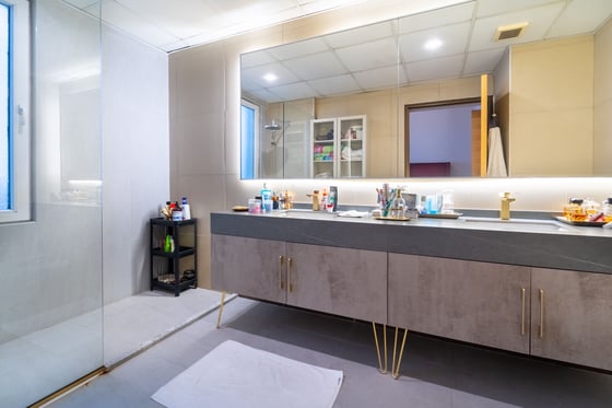 Upgraded Corner Townhouse with Rooftop Terrace, picture 16