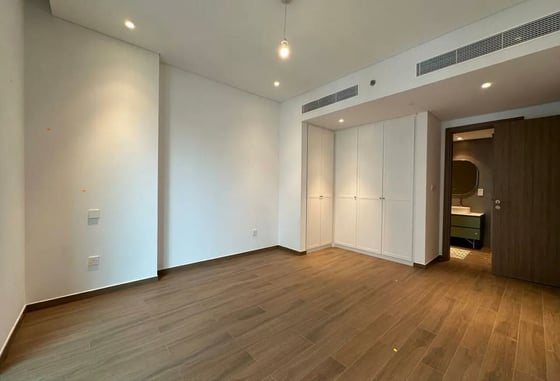 Brand New | Modern Unit with Premium Finishes, picture 4