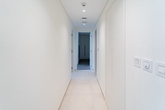 Vacant Unit with Burj Al Arab and Pool Views, picture 7
