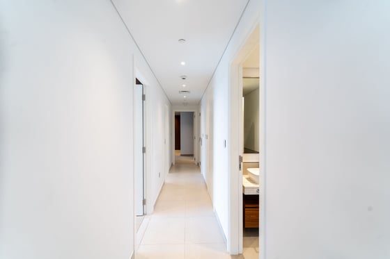 Stylish | Corner Unit | 2 Parking Slot.., picture 10