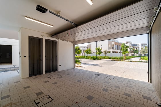 Prime Location | Big Layout | Twin Villa, picture 40