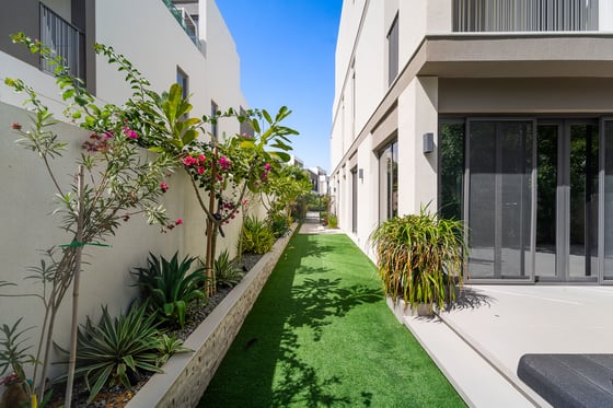Prime Location | Big Layout | Twin Villa, picture 42