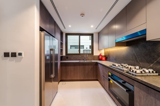 Prime Location | Big Layout | Twin Villa, picture 8