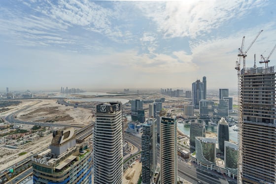 Luxury Furnished | Top Floor | Great View, picture 1