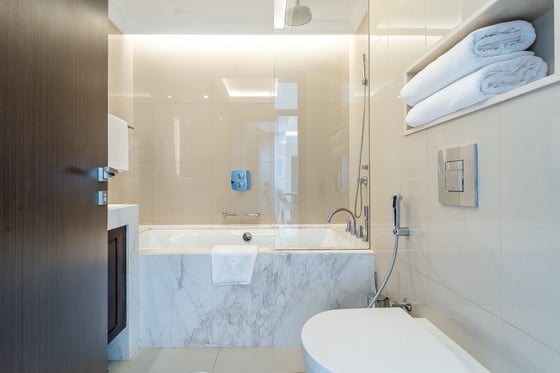 Luxury Furnished | Top Floor | Great View, picture 15