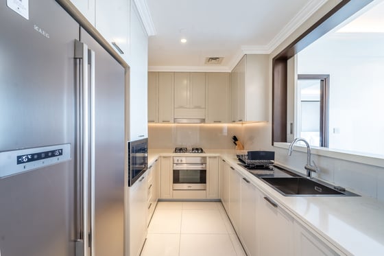 Luxury Furnished | Top Floor | Great View, picture 9