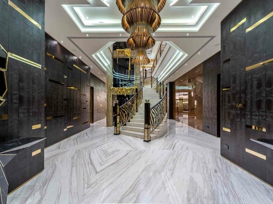 Expansive Luxury Mansion | Full Lake View, picture 4