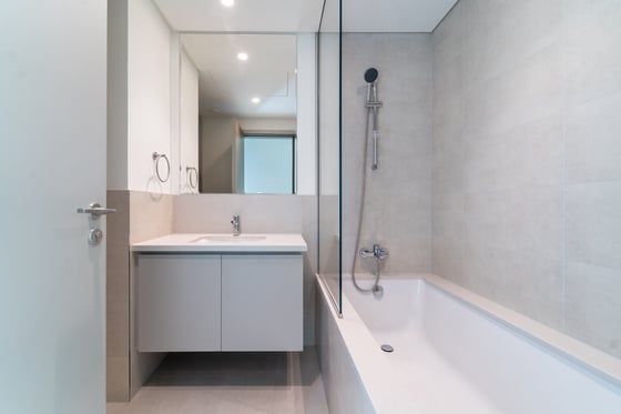 High-Floor Living with Stunning Lagoon Views, picture 15