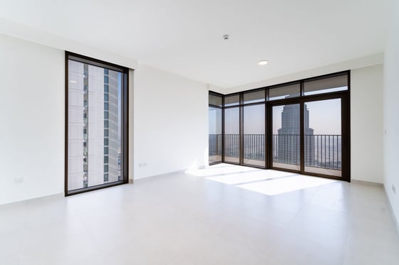 High-Floor Living with Stunning Lagoon Views, picture 3