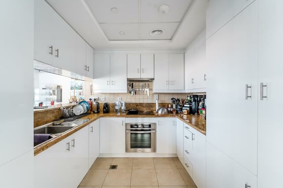 Elegant Unit with Golf and Lake Views..., picture 8