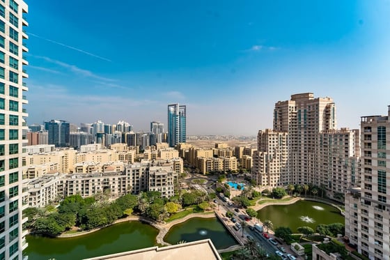 Elegant Unit with Golf and Lake Views..., picture 18