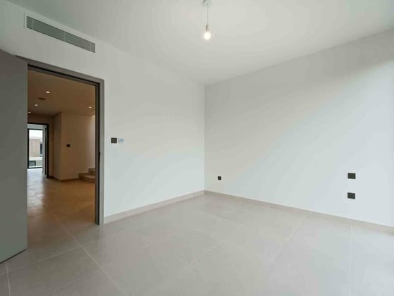 Private Community | Spacious | Unfurnished, picture 4