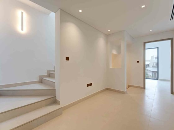 Private Community | Spacious | Unfurnished, picture 2