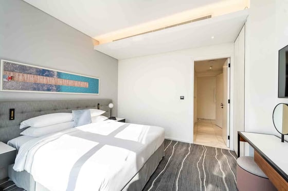 Luxuriously Furnished with Stunning Sea Views, picture 12