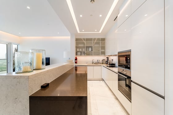 High Floor with Full Sea and Dubai Ain Views, picture 9