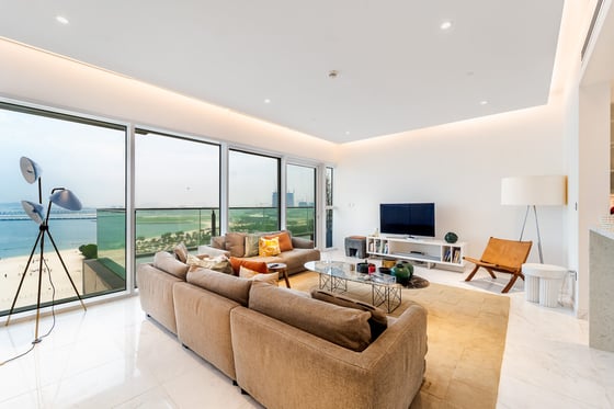 High Floor with Full Sea and Dubai Ain Views, picture 5