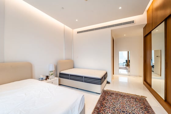 High Floor with Full Sea and Dubai Ain Views, picture 13