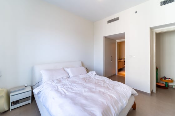 High Floor | Boulevard View | Vacant Now, picture 8