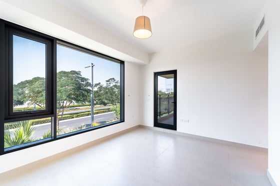 Large Corner Plot | Single Row | Vacant Now, picture 14