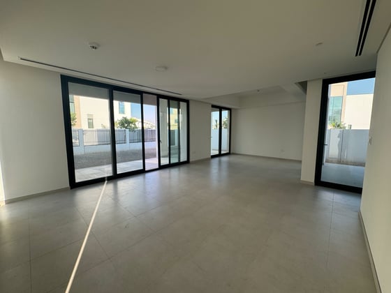 Brand  New  |  Corner  Unit  |  Spacious, picture 2