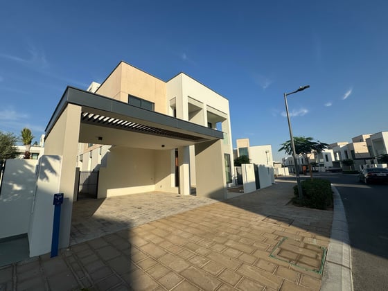 Brand  New  |  Corner  Unit  |  Spacious, picture 1