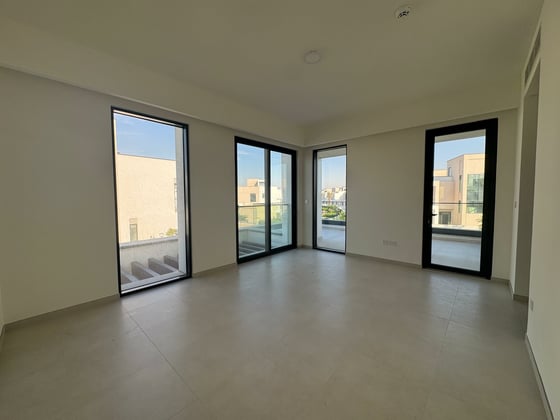 Brand  New  |  Corner  Unit  |  Spacious, picture 4