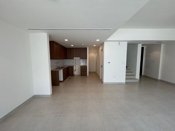 3Bed + Maid | Brand New | Tenanted Until June, picture 4