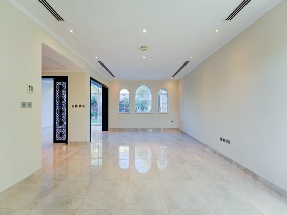 Ready to Move In | Large Plot | Landscaped, picture 7