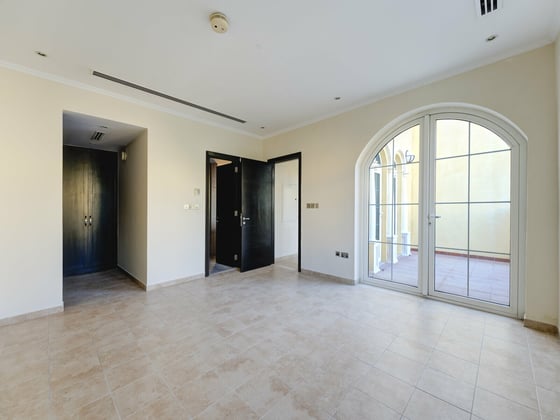 Ready to Move In | Large Plot | Landscaped, picture 11