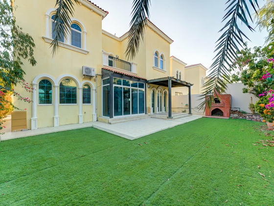 Ready to Move In | Large Plot | Landscaped, picture 1