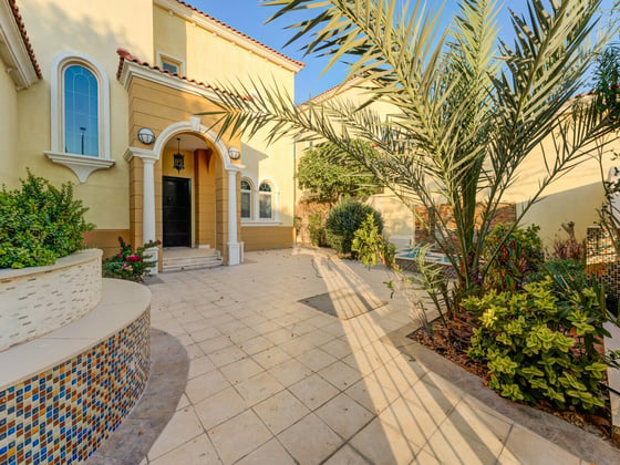 Ready to Move In | Large Plot | Landscaped, picture 2