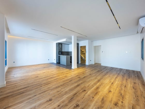 6 Bedrooms | Maid outbuilding | Modern Finish, picture 3