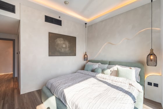 Quality Finishes  | Renovated  | Full Marina view, picture 14