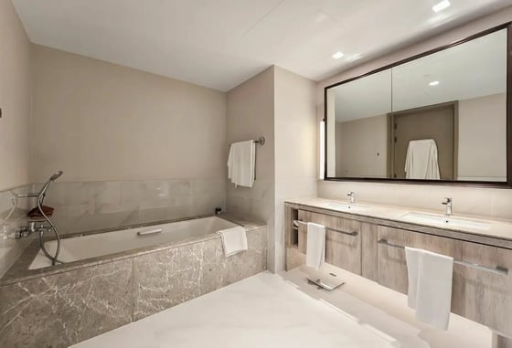 Luxury Unit | Burj  Khalifa View | Vacant, picture 7